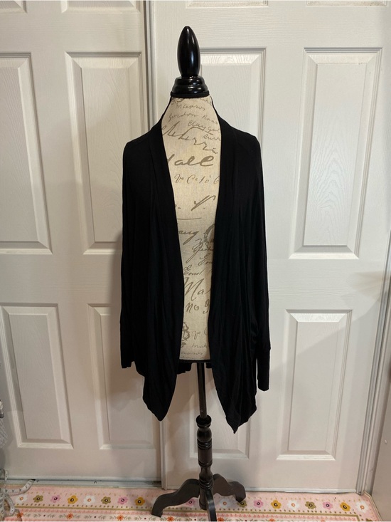 Zenana Outfitters Sweaters - Women's Black Open-Front Lightweight Cardigan